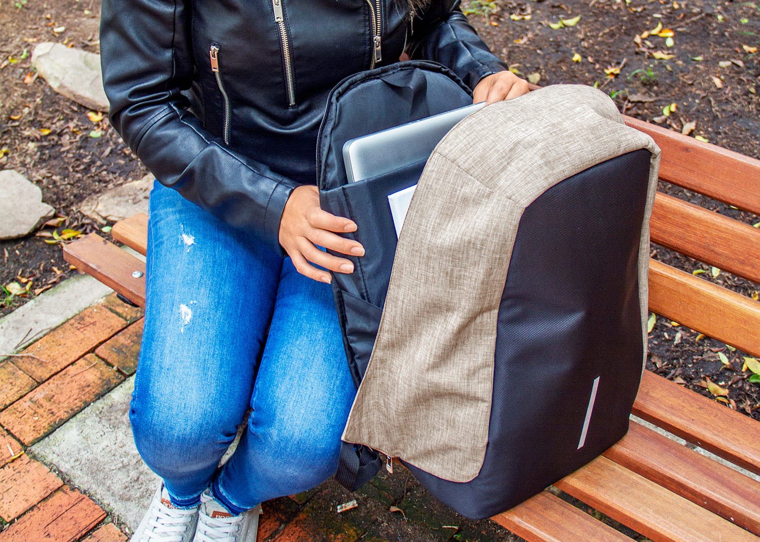 Morral Antirobo Neruda 17 Lts. 7